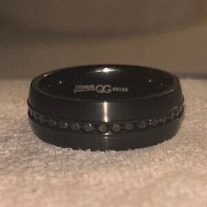 Quality Gold Mens Black Titanium Band Ring with Black Cubic Zirconia Size 11.5